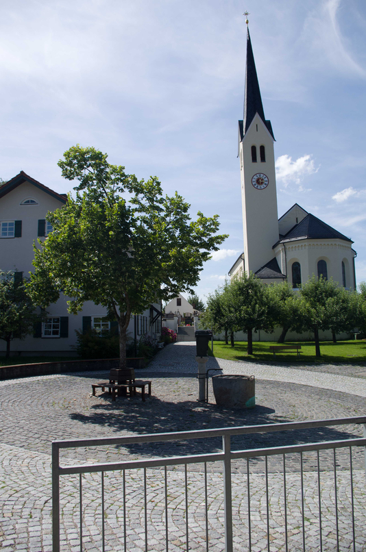 Grossansicht in neuem Fenster: 4: Kirchen im Gemeindegebiet – Riedering, Am Kirchberg